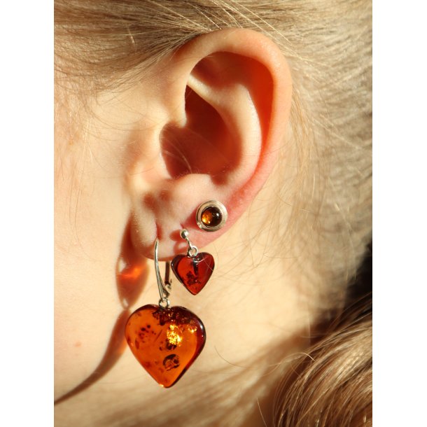 Brunt rav hjerte restikker af gte rav og Sterling slv . 925 