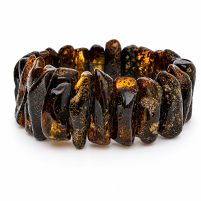 R�t M�rkt Ravarmb�nd � Bredt Armb�nd med Naturformede Ravstykker