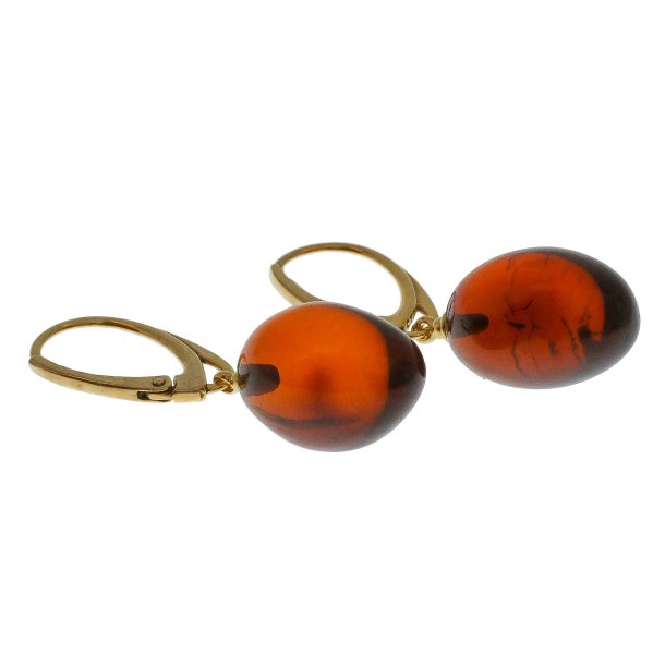 Rav reringe med guld farve lse / Amber earrings with golden color clasp