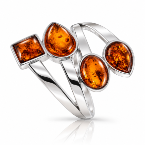Elegant Ravring i Moderne Design � Unik S�lvring med 4 Cognacfarvede Ravstykker