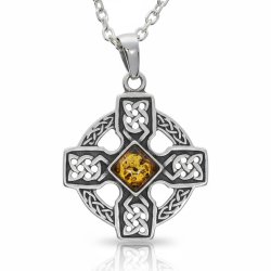 Keltisk h�jkorsvedh�ng i 925 sterlings�lv | Firkantet cognacfarvet �gte rav i midten