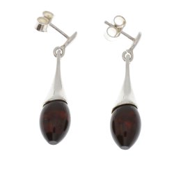 Smukke slv reringe med en lille drbe af mrk rav