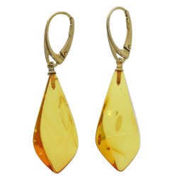 Kantede Og Unikke Ravreringe I Forgyldt Slv