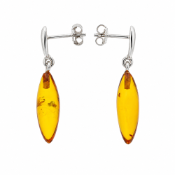 Elegante h�ngende rav �reringe med �gte gyldent rav og 925 sterling s�lv. Tidl�st design med smukke aflange ravstykker.