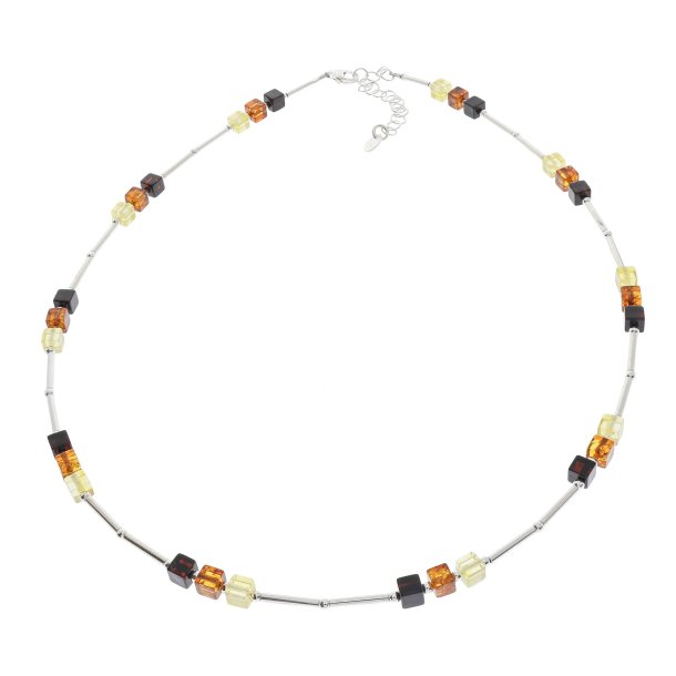 Halskder af gte rav formet som kuber med slvelementer 