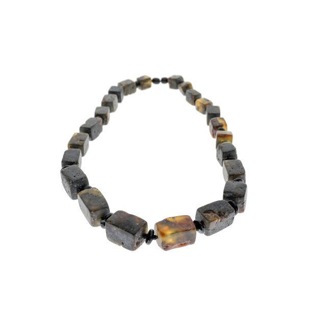 Moderne Bernsteinkette aus quadratischen Bernsteinst�cken