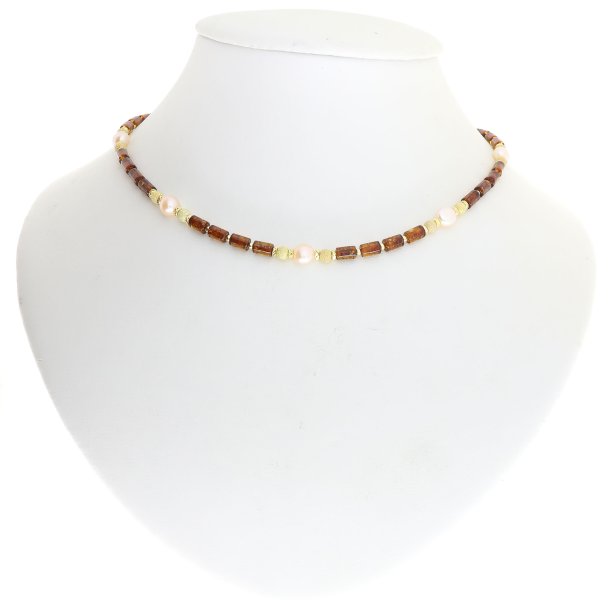 Hj kvalitets ravcylindre halskde med forgyldte slvelementer og gte perler