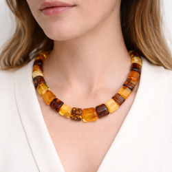 Polierte Bernsteinketten im Kleopatra Stil in verschiedenen Farben