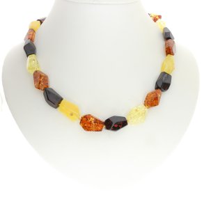 Moderne rav Halskde med gte ravperler i forskellige farver