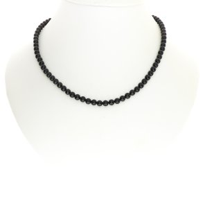 Mrkebrun Halskde med gte ravperler 