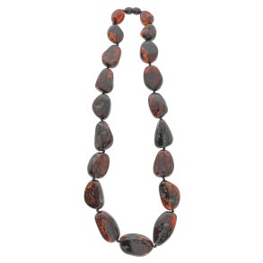 Unik Ravkde Med De Flotteste Mrkerde Ravstykker