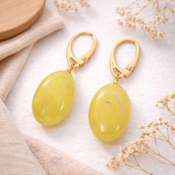 Olivenf�rmige Ohrringe aus Milchbernstein in vergoldetem Silber
