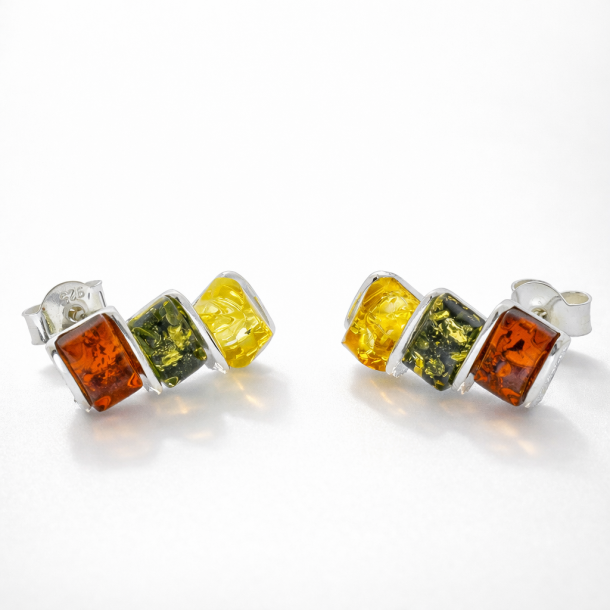 Tre farvede rav �restikker