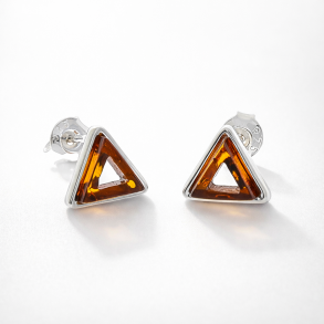 Kleine dreieckige Ohrringe aus Bernstein und Silber