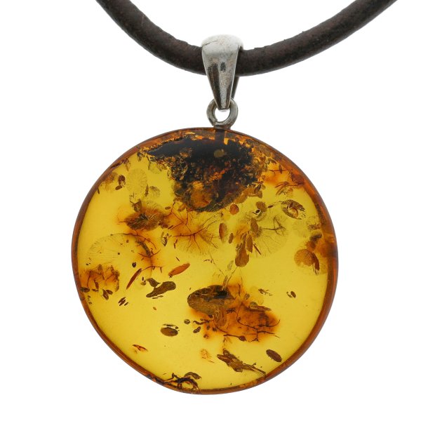 Ein �Solar Plexus� Anh�nger aus nat�rlich nordischem Bernstein