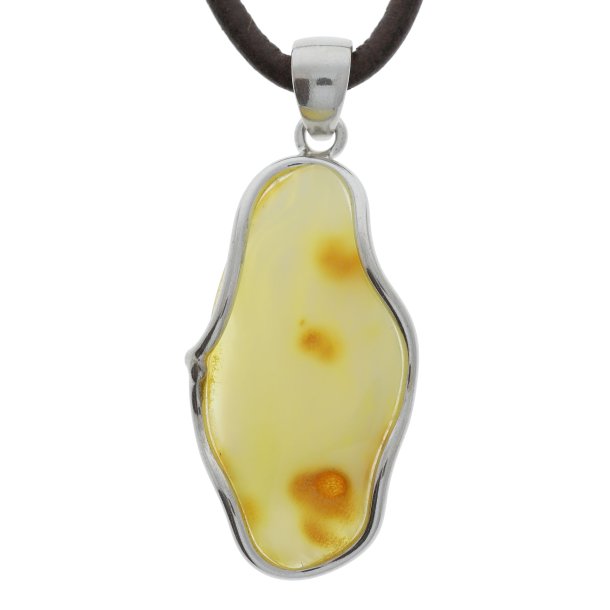 Unik Mlkeravs Vedhng Med En Blget Slvdesign