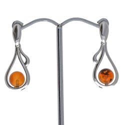 Drbereringe Med En Indkapslet Ravperle 