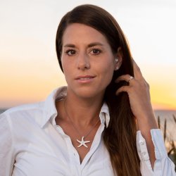 Sstjerne restikker med strandsand 