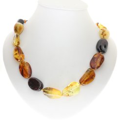 Sch�ne Kette mit den sch�nsten Bernsteinbrocken der Nordsee