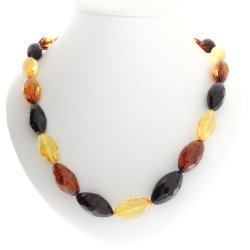 Den Hjeste Kvalitet Unik Ravkde Med De Flotteste Ravstykker facetformet