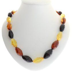 Den Hjeste Kvalitet Unik Ravkde Med De Flotteste Ravstykker facetformet