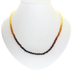 Diamantfacetter formet Ravhalskde lavet af hjglans ravperler