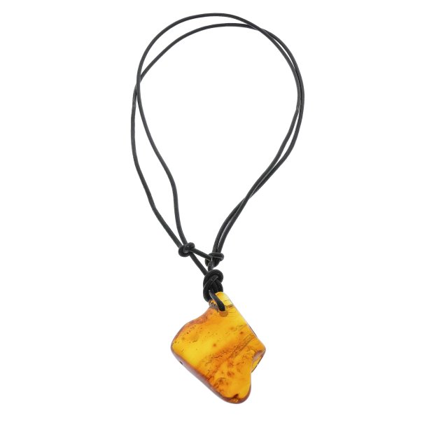 Lderkde Med Et Naturformet Ravklump